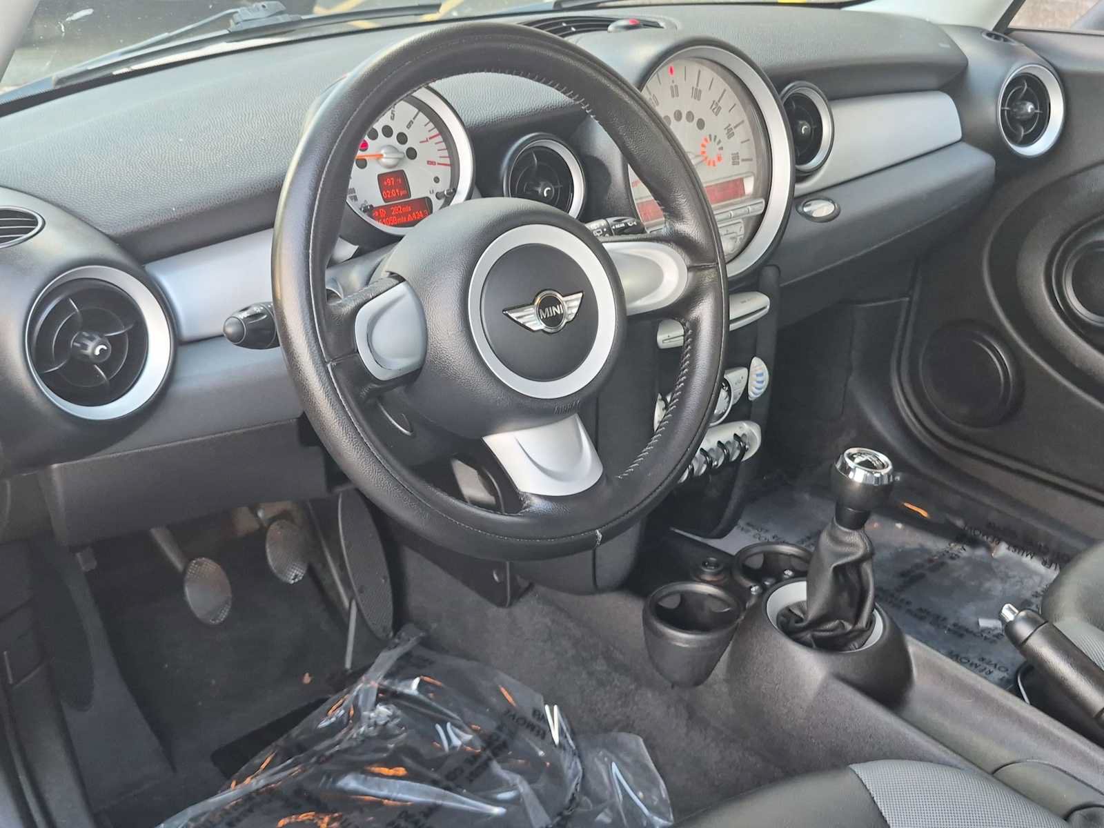 Used 2009 MINI Cooper Hardtop FWD image 10