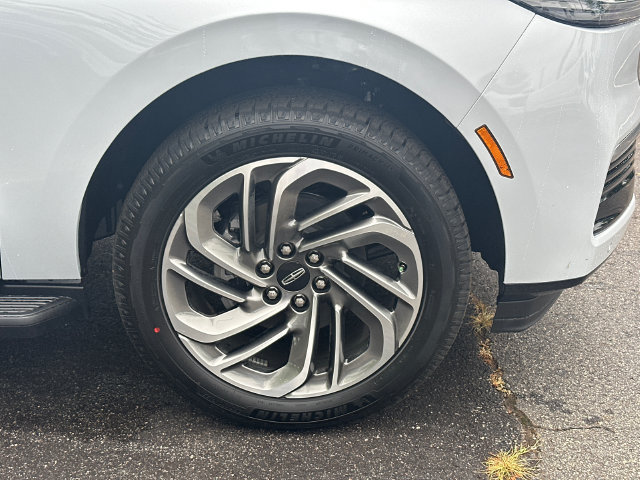 New 2026 Lincoln Navigator Premiere AWD/4WD image 13