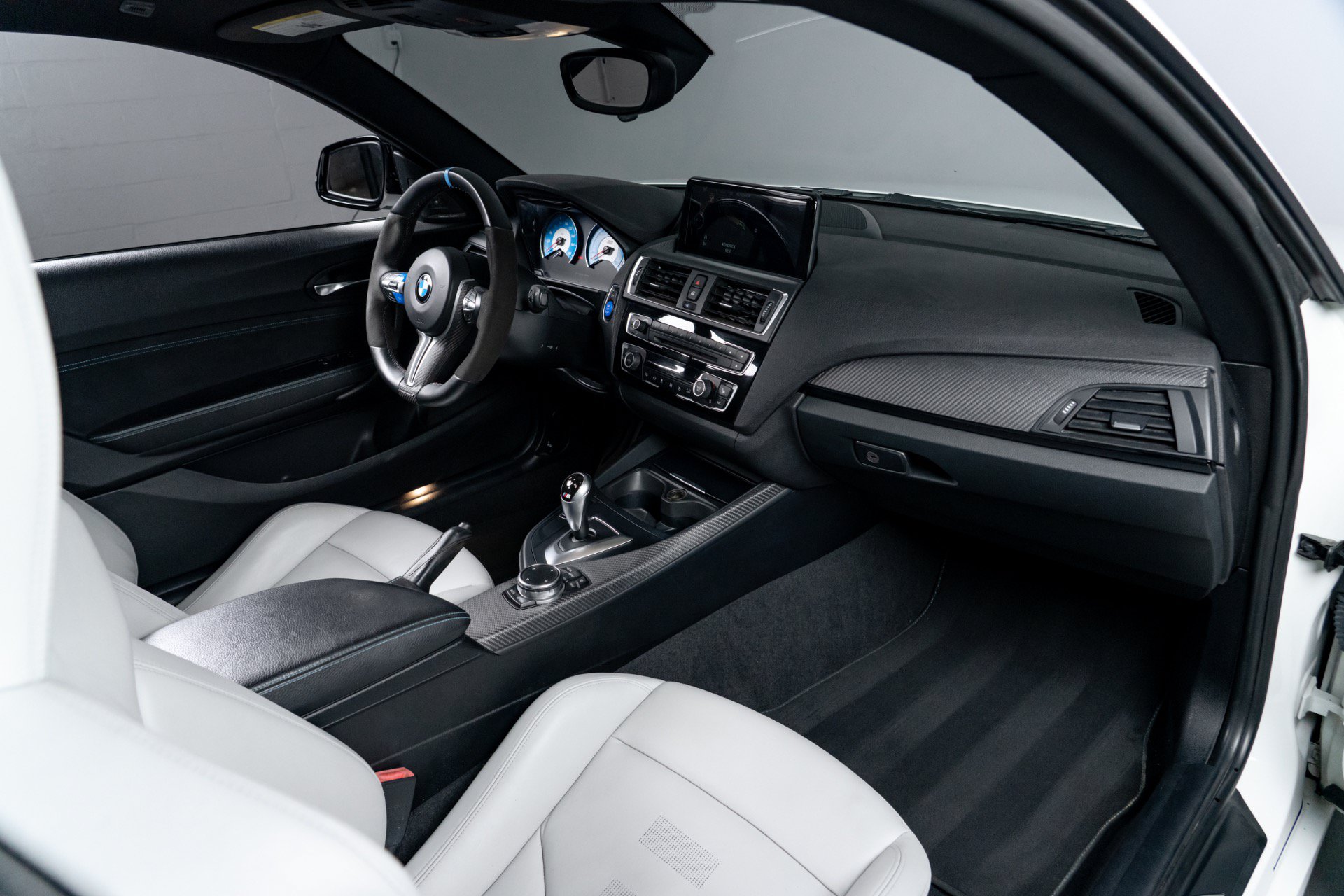 Used 2016 BMW M2 RWD image 60