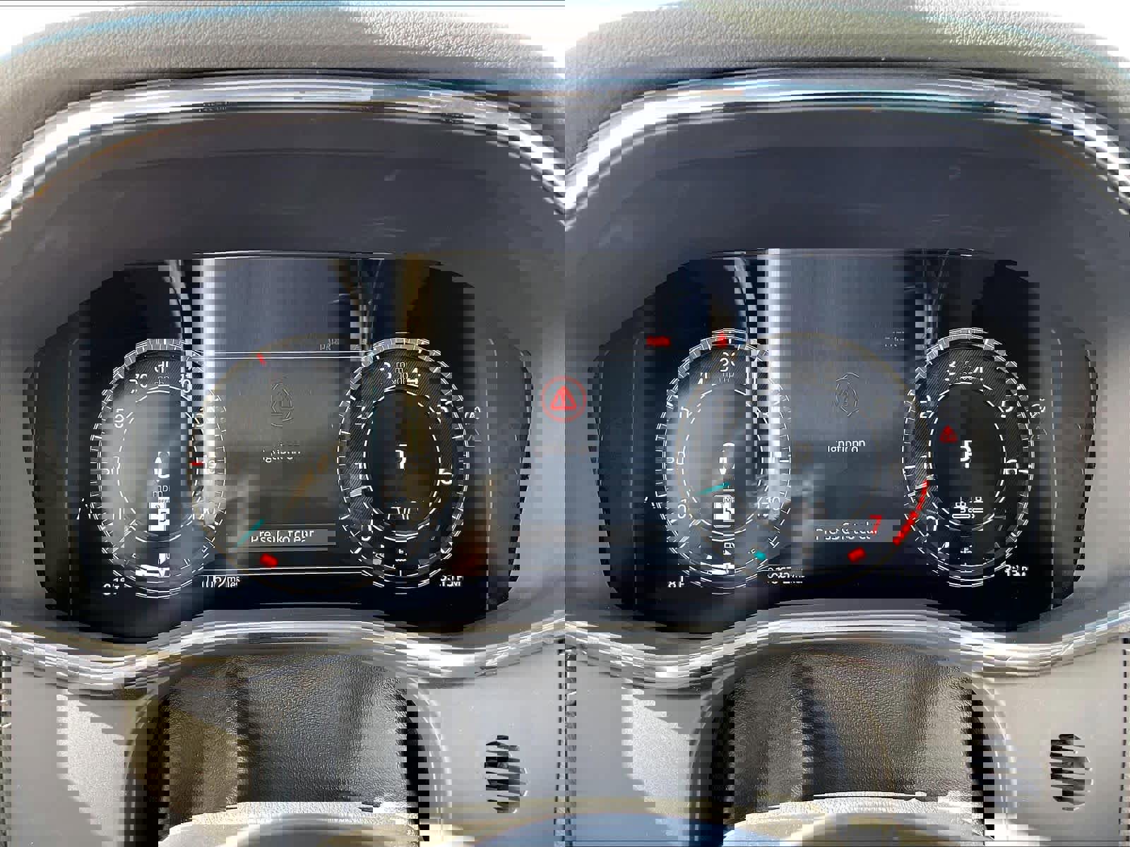 Used 2025 Jaguar F-PACE R-Dynamic S image 21