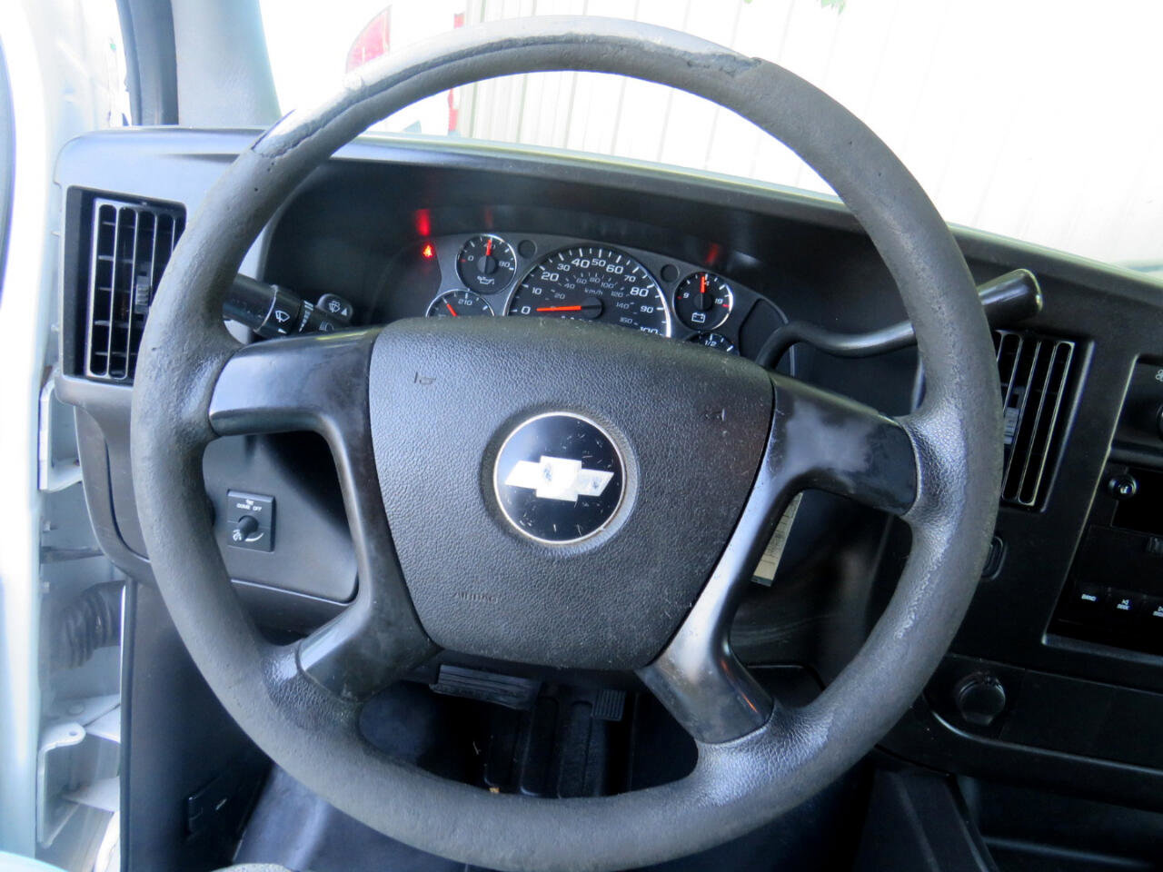 Used 2009 Chevrolet Express 2500 Extended image 10