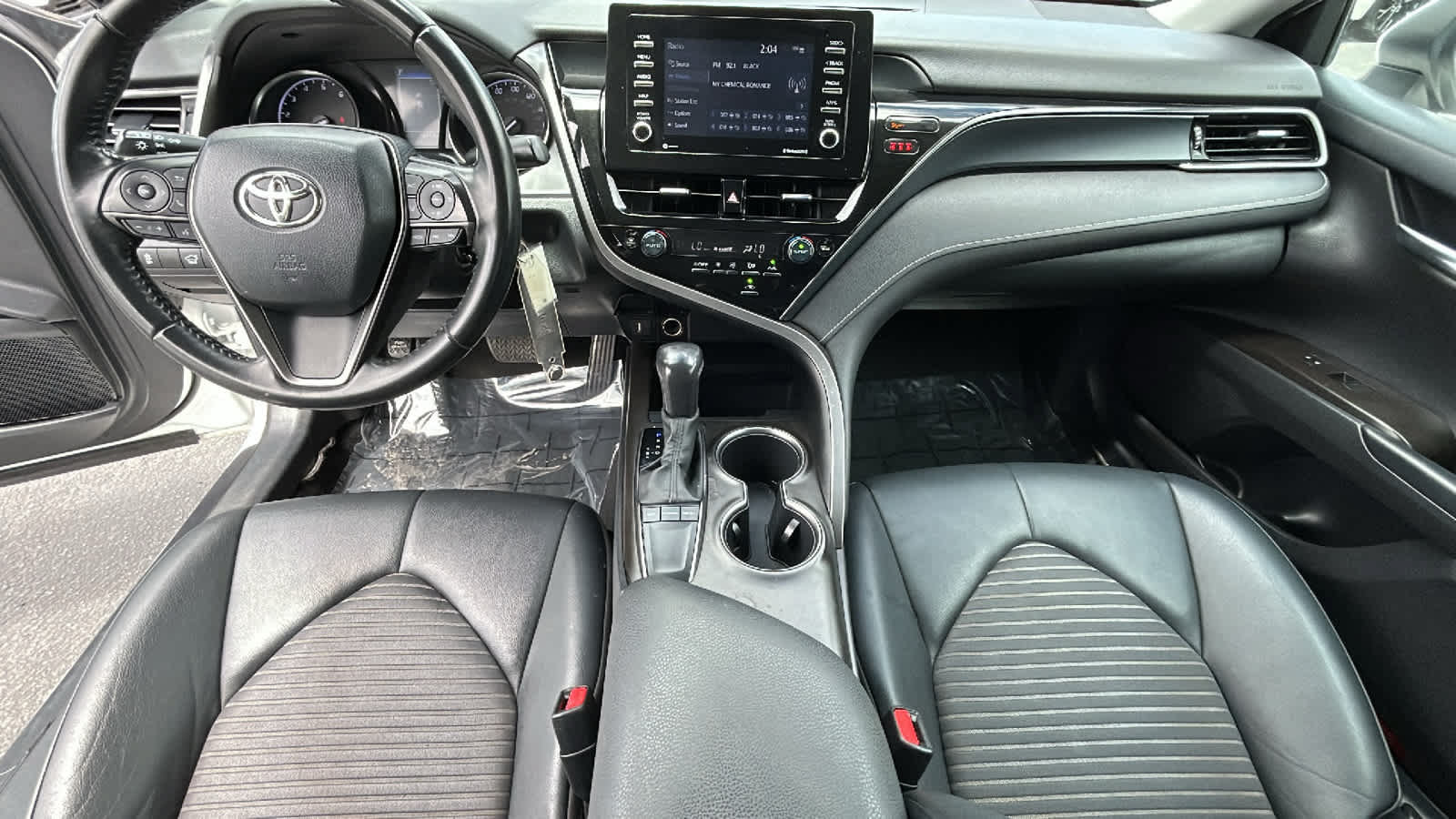 Used 2022 Toyota Camry SE FWD image 26
