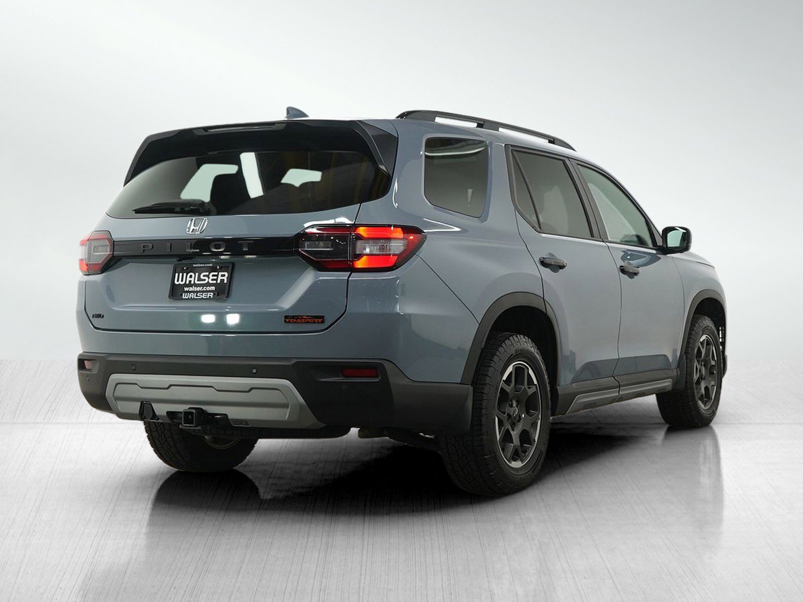 Used 2024 Honda Pilot TrailSport image 5