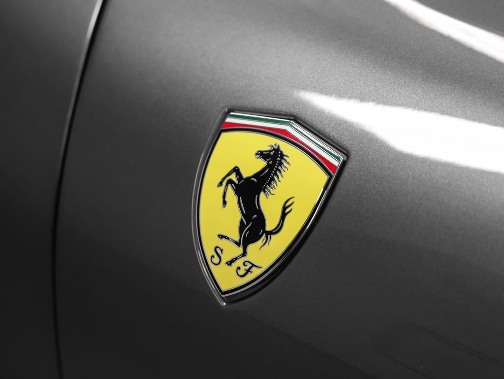 Used 2022 Ferrari Roma image 6