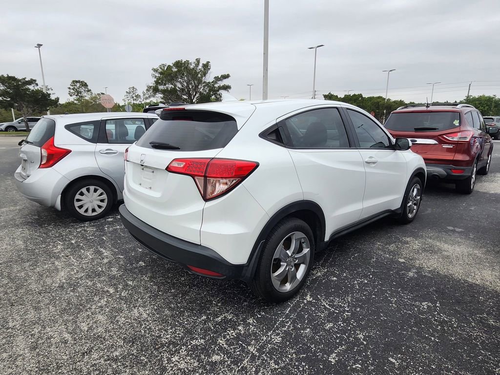 Used 2017 Honda HR-V LX image 3