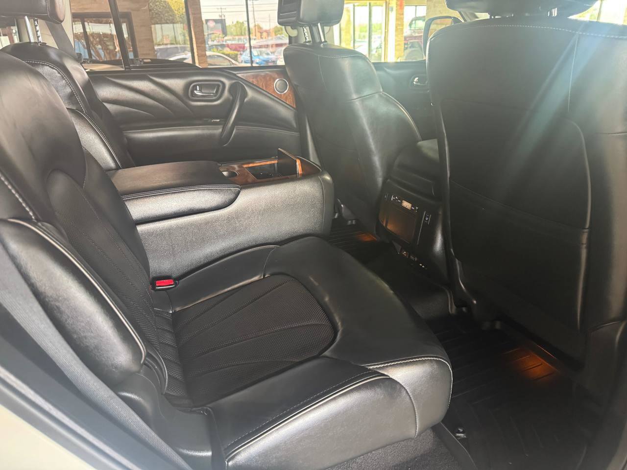 Used 2017 INFINITI QX80 2WD w/ Deluxe Technology Package image 31