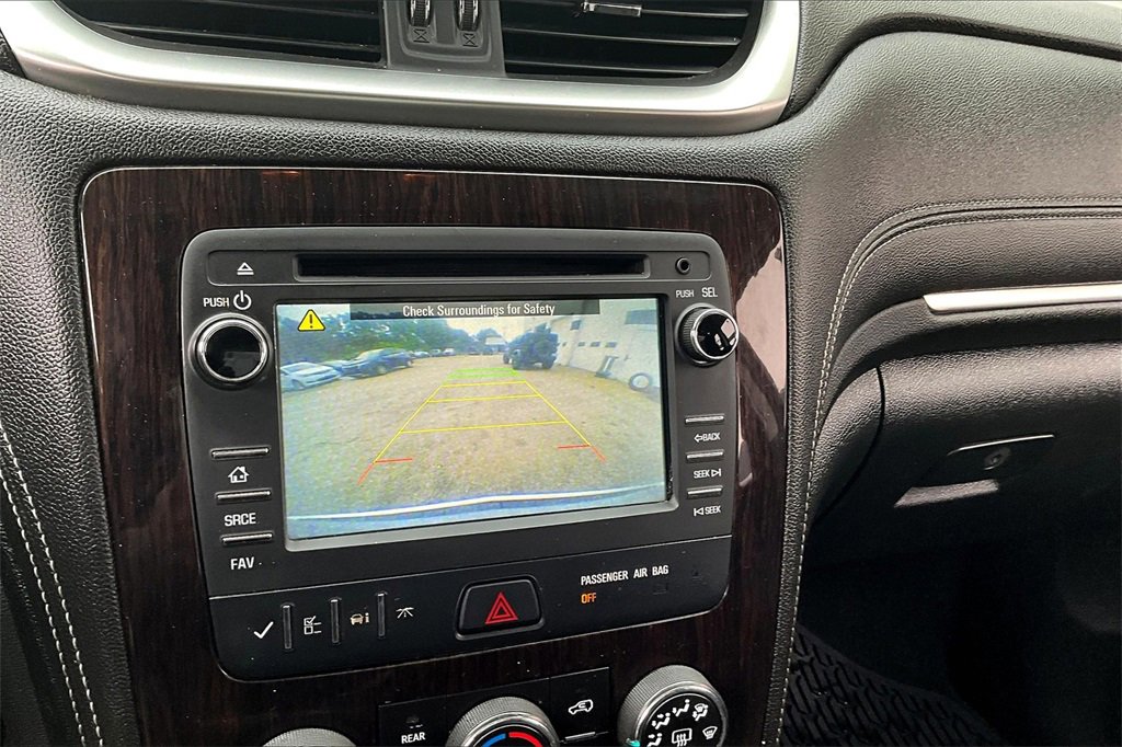 Used 2017 Chevrolet Traverse LT w/ Style and Technology Package image 14