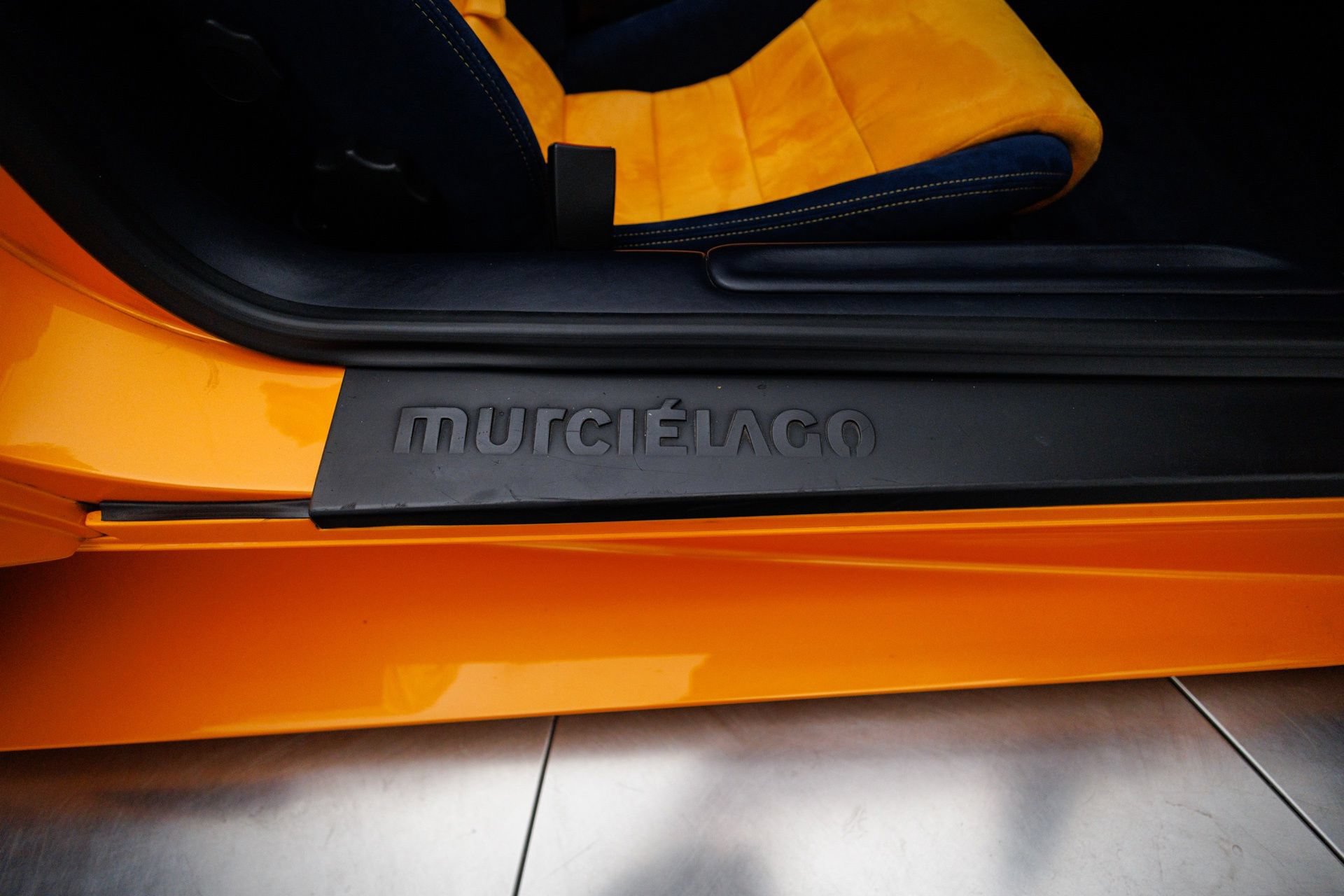 Used 2005 Lamborghini Murcielago Roadster AWD/4WD image 40