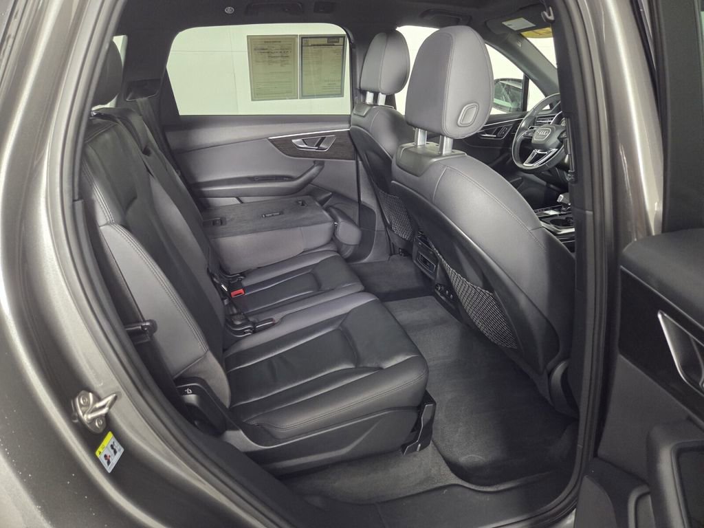 Used 2021 Audi Q7 2.0T Premium w/ Convenience Package AWD/4WD image 29