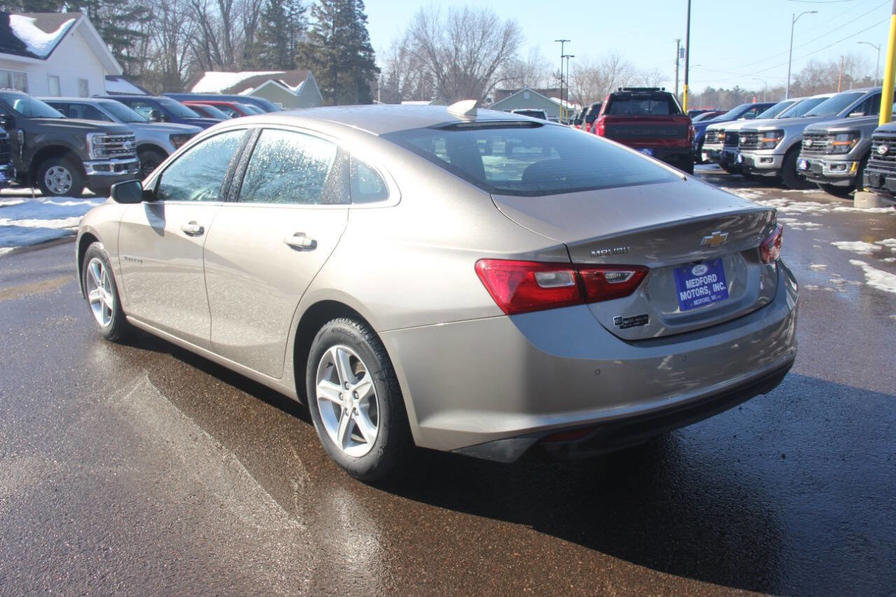 Used 2024 Chevrolet Malibu LT image 3