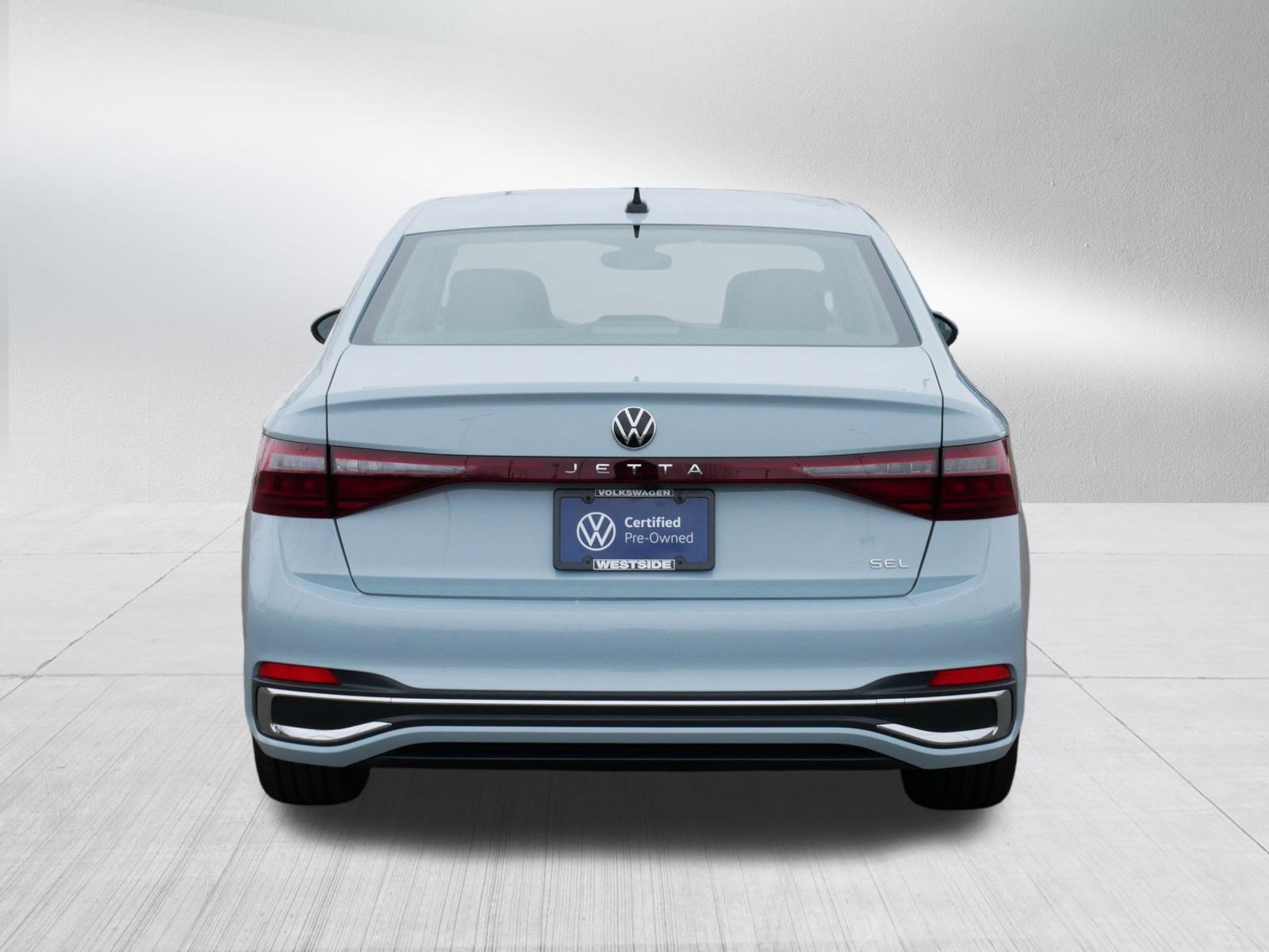Certified 2025 Volkswagen Jetta SEL image 6