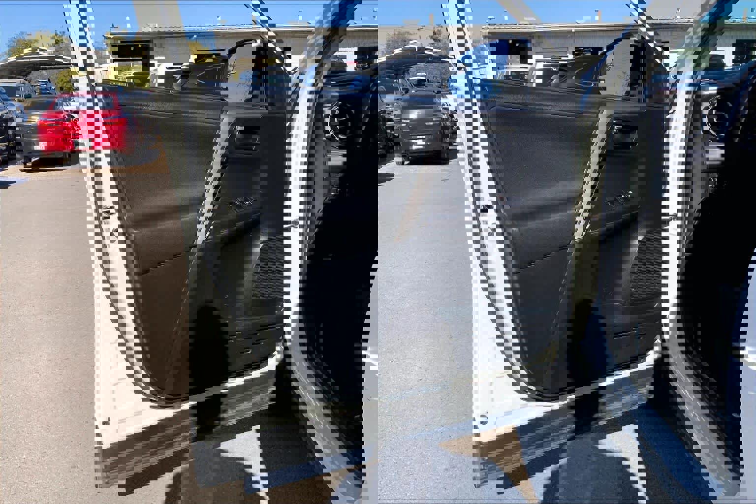 Used 2017 Toyota RAV4 LE image 20