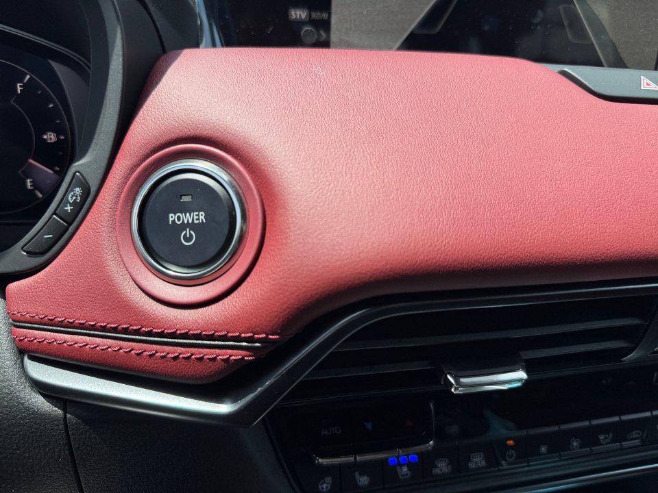 New 2025 MAZDA CX-70 Plug-In Hybrid w/ Premium Plus AWD/4WD image 18