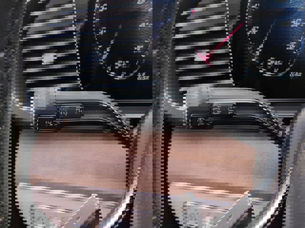 Used 2024 Mercedes-Benz GLE 350 4MATIC image 27