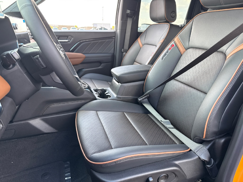 New 2026 GMC Canyon AT4 w/ AT4 Premium Package AWD/4WD image 16