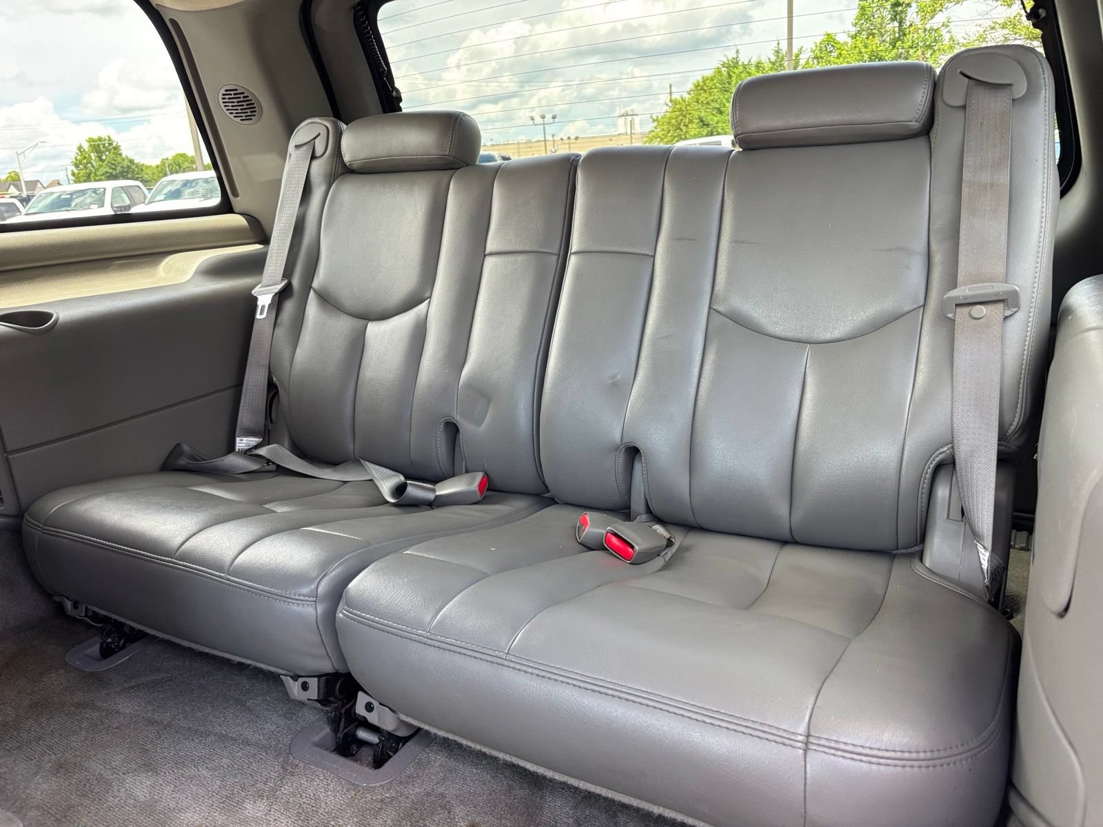 Used 2005 GMC Yukon SLT w/ SLT Preferred Equipment Group RWD image 16
