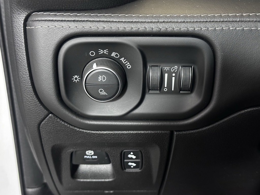 Used 2019 RAM 1500 Limited image 19