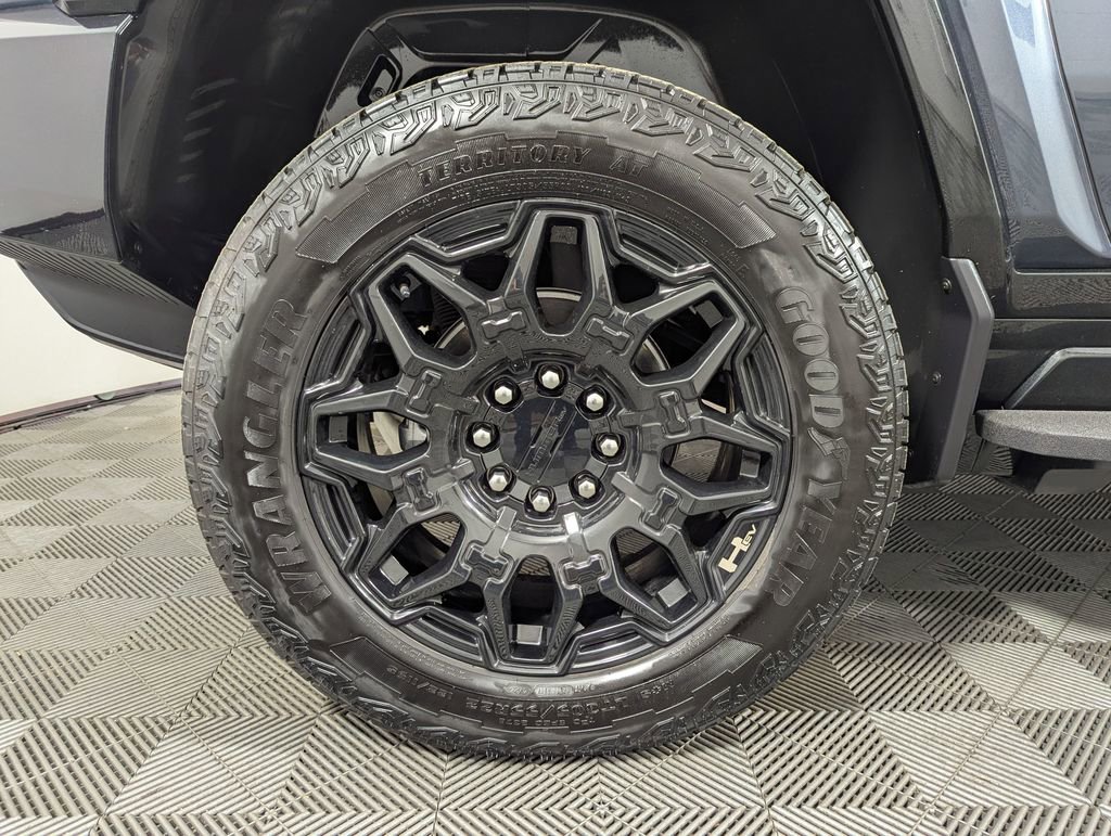 Used 2025 GMC Hummer EV 2X image 30