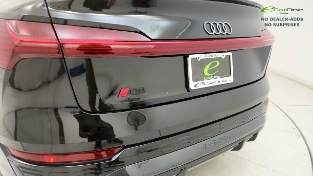 Used 2024 Audi Q8 e-tron Premium Plus w/ Premium Plus Package AWD/4WD image 28