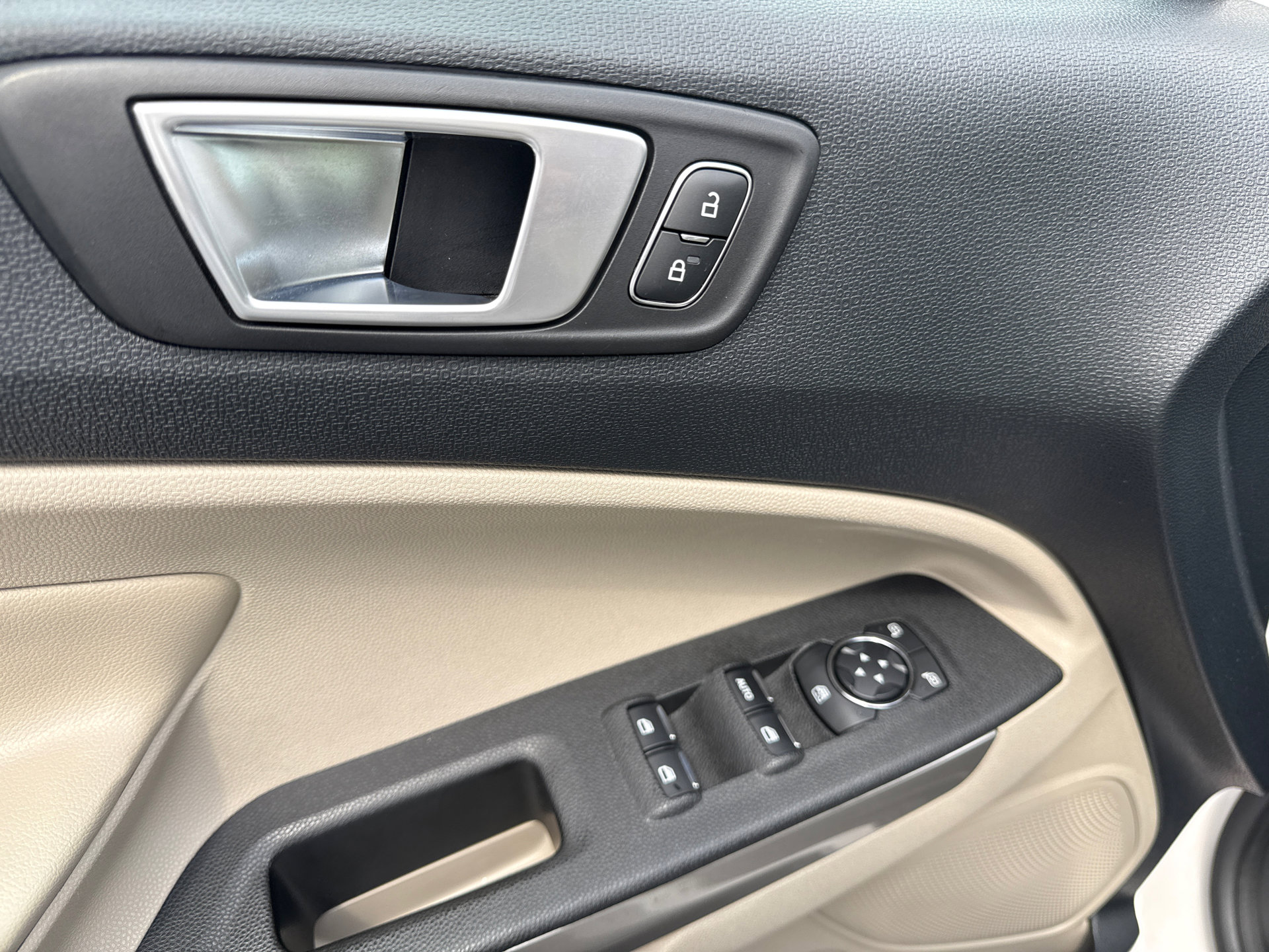 Used 2020 Ford EcoSport Titanium w/ Interior Protection Package image 24