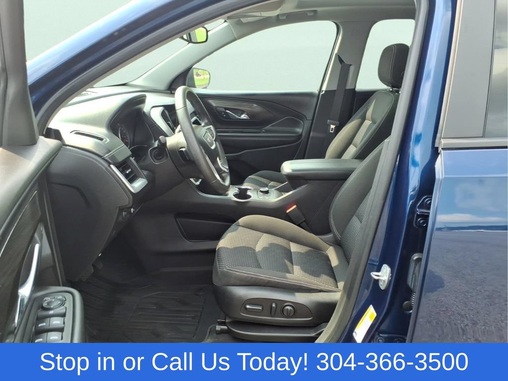 Used 2023 GMC Terrain SLE w/ Driver Convenience Package FWD image 10