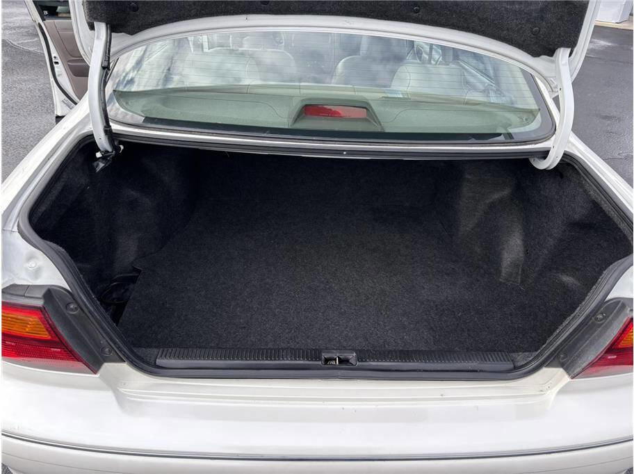 Used 1999 Toyota Avalon XLS FWD image 17