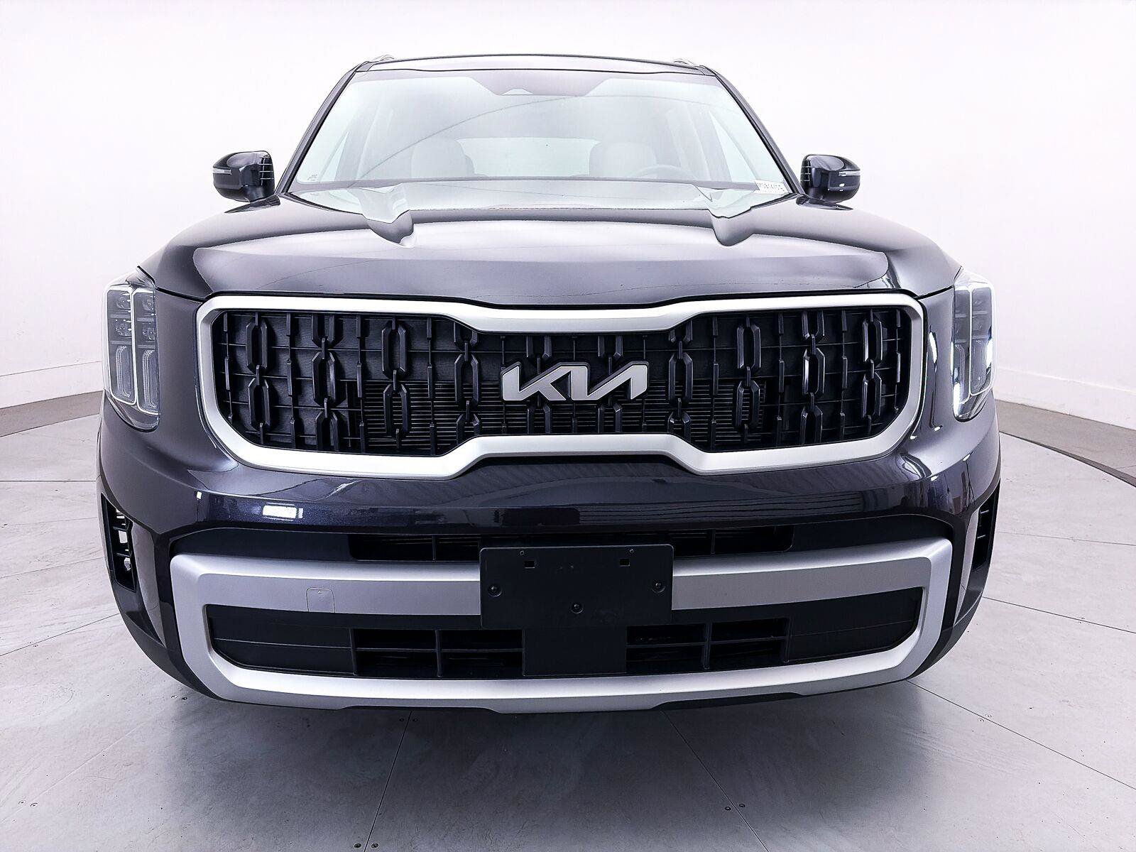 Used 2025 Kia Telluride EX w/ EX Captain's Chair Package FWD image 12