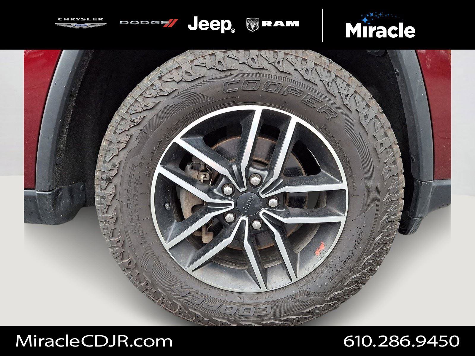 Used 2019 Jeep Grand Cherokee Trailhawk w/ Trailhawk Luxury Group AWD/4WD image 8