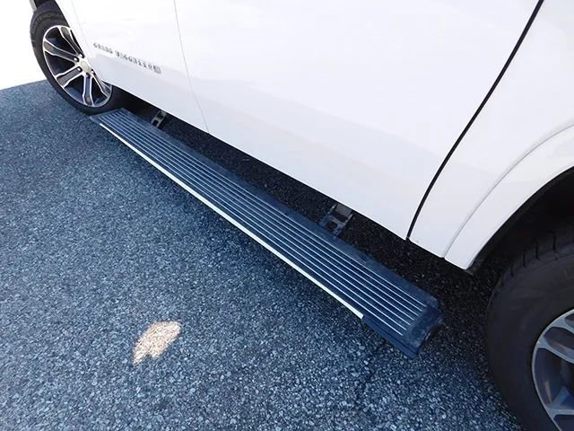 Used 2024 Jeep Grand Wagoneer L 4WD image 8