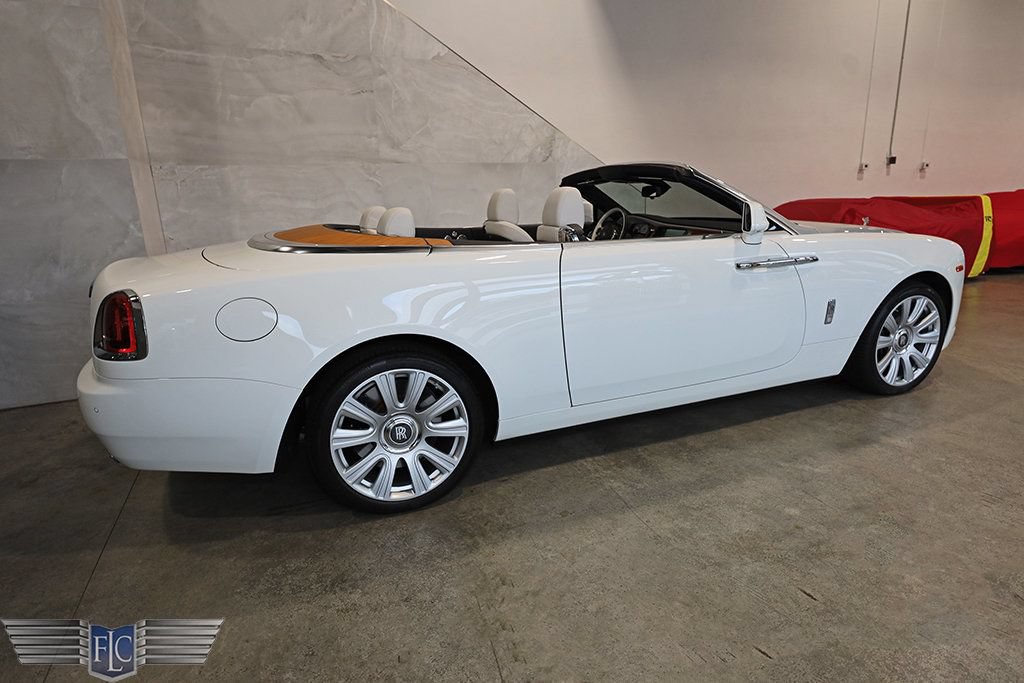 Used 2017 Rolls-Royce Dawn RWD image 5
