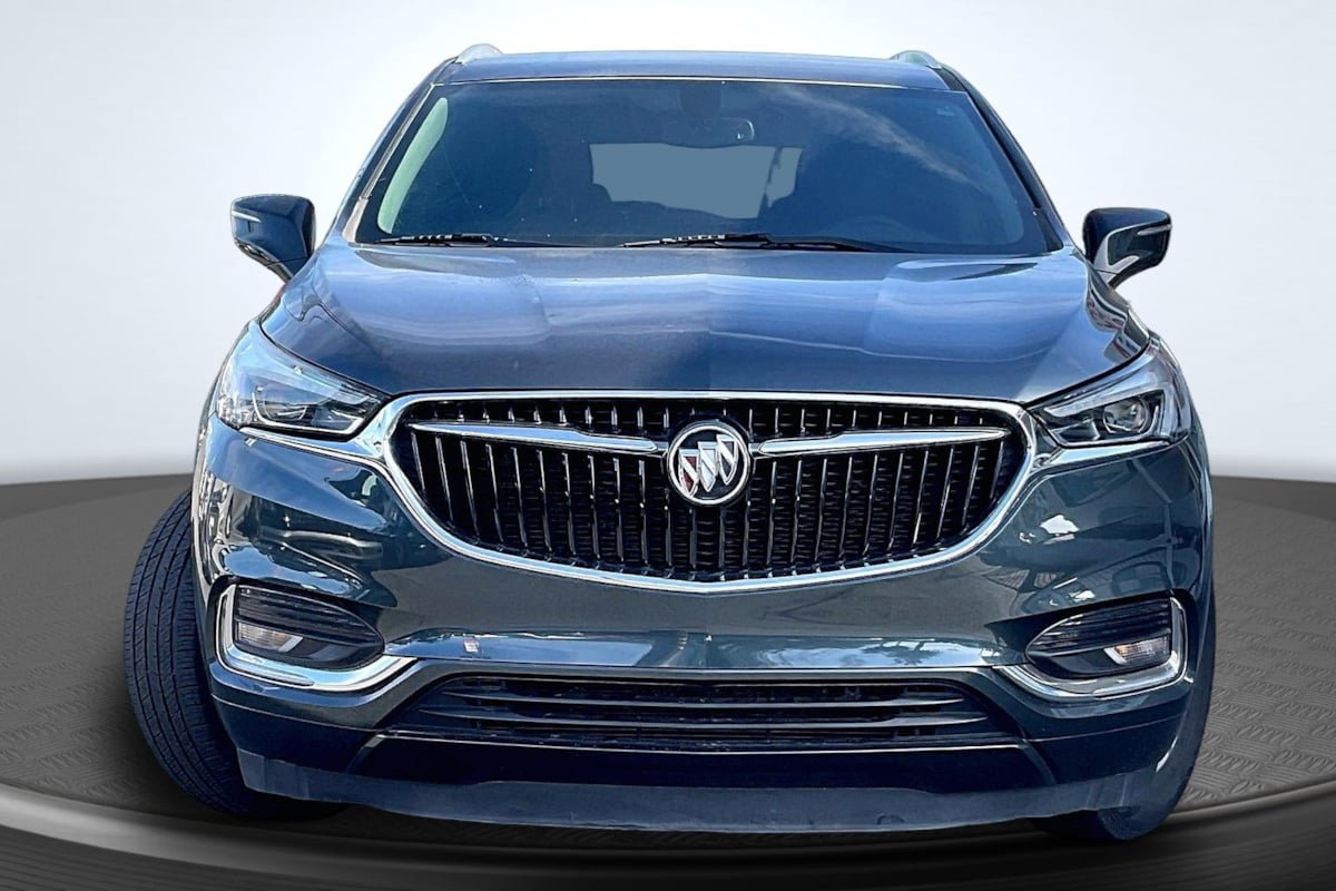 Used 2020 Buick Enclave Essence image 3