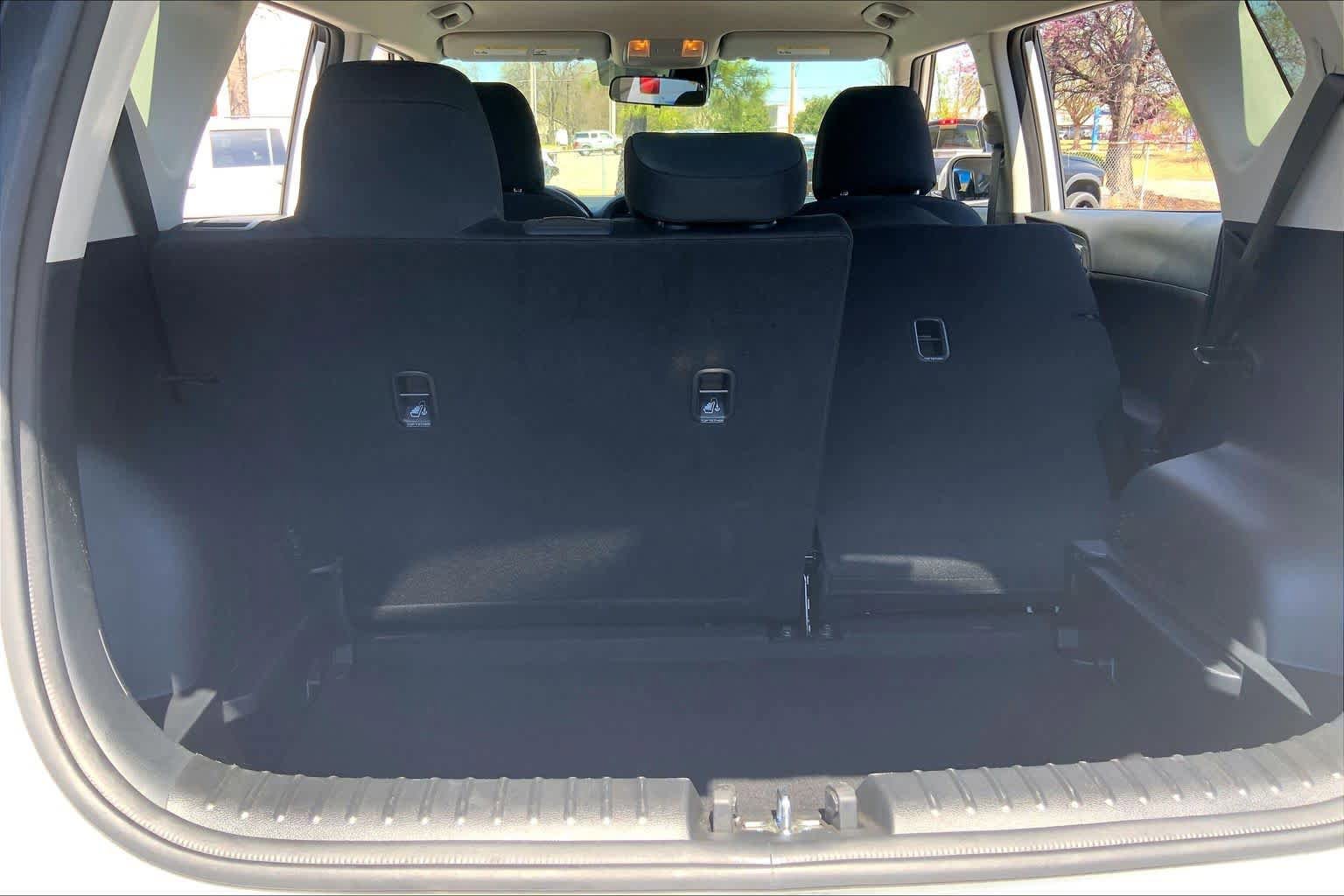 Used 2025 Kia Soul LX w/ LX Technology Package FWD image 36