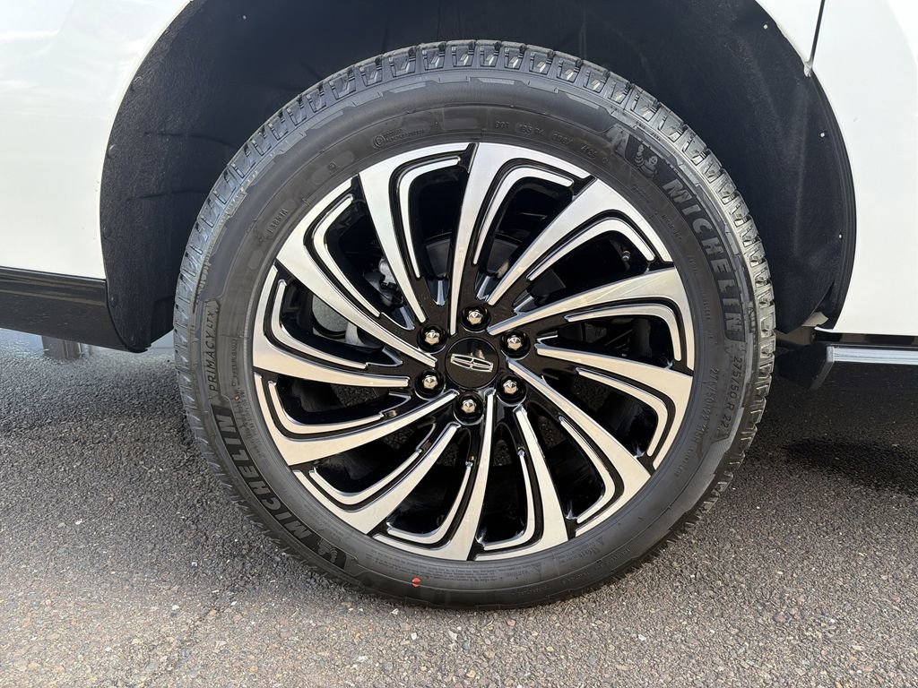 New 2025 Lincoln Navigator L Black Label image 13