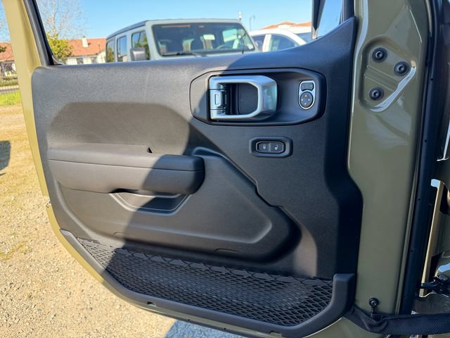 New 2026 Jeep Gladiator Sport AWD/4WD image 15