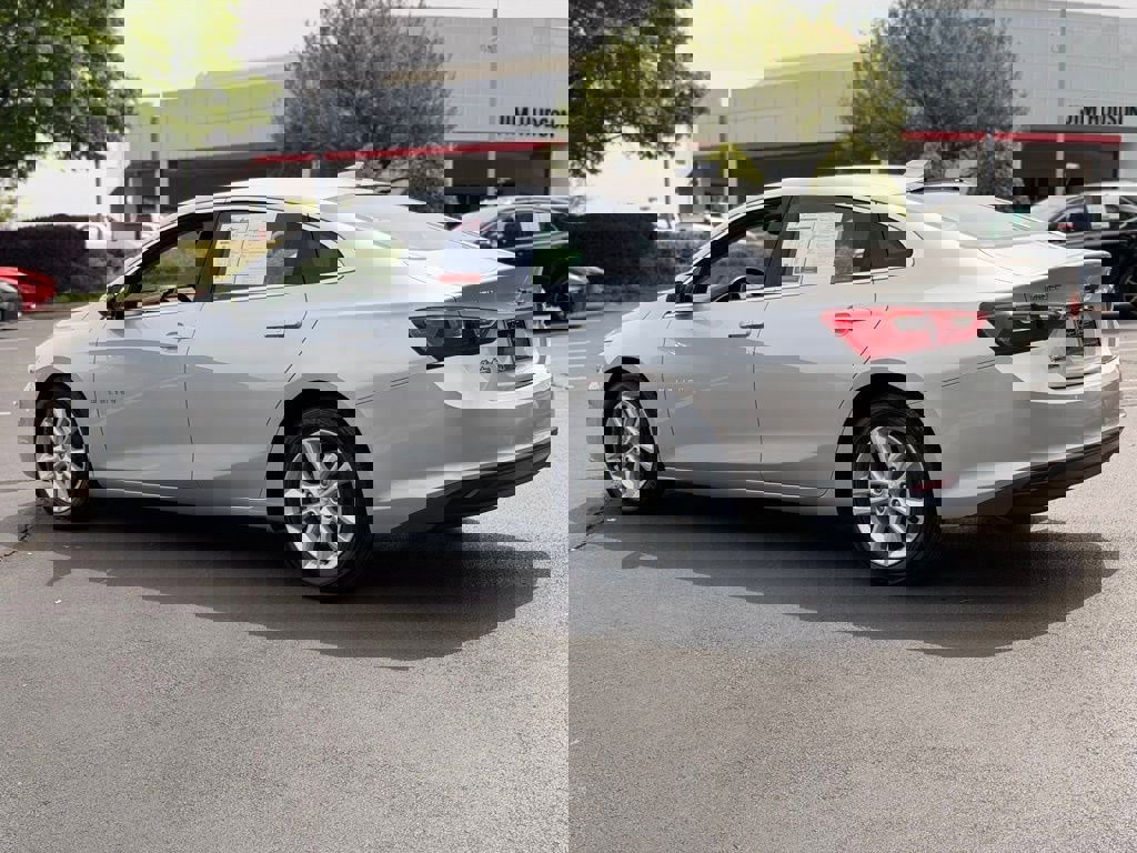 Used 2018 Chevrolet Malibu LT image 11
