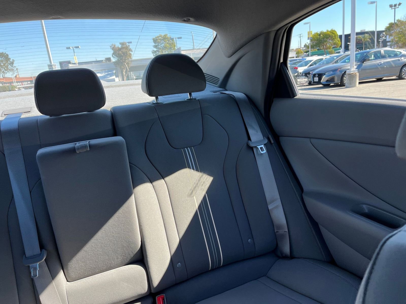 Used 2025 Hyundai Elantra SEL image 40