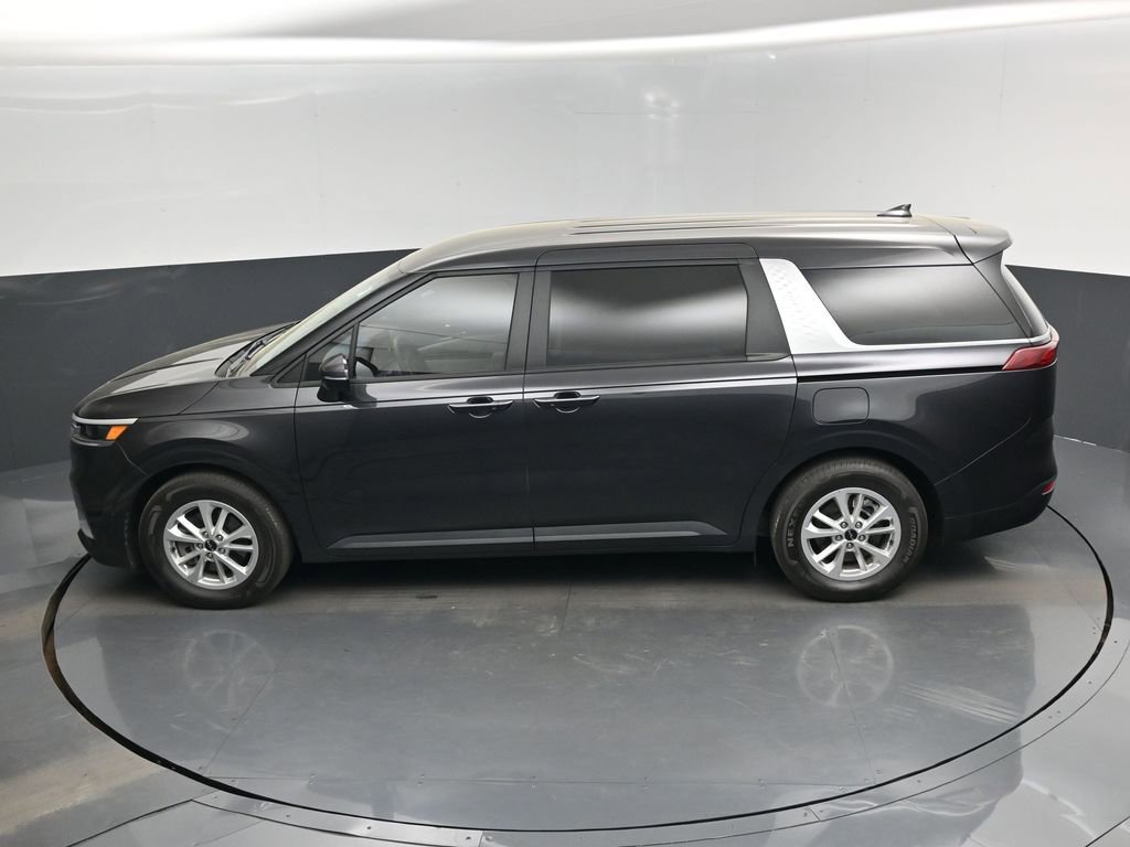 Used 2024 Kia Carnival LX image 14