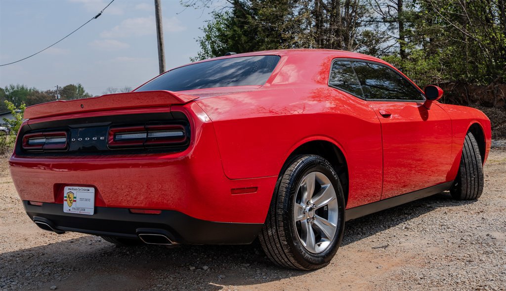 Used 2021 Dodge Challenger SXT image 5