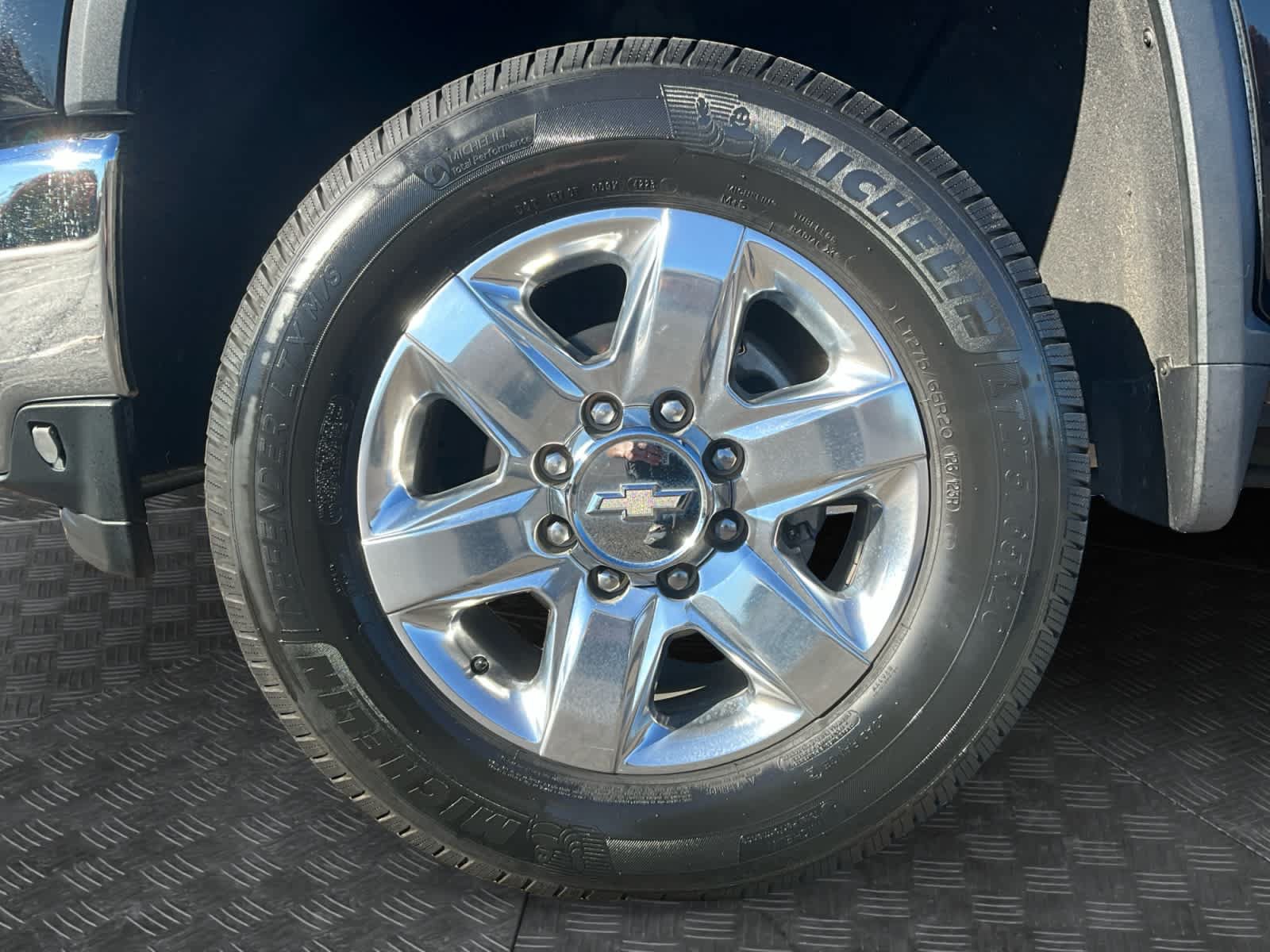 Used 2020 Chevrolet Silverado 2500 LTZ w/ LTZ Plus Package AWD/4WD image 14