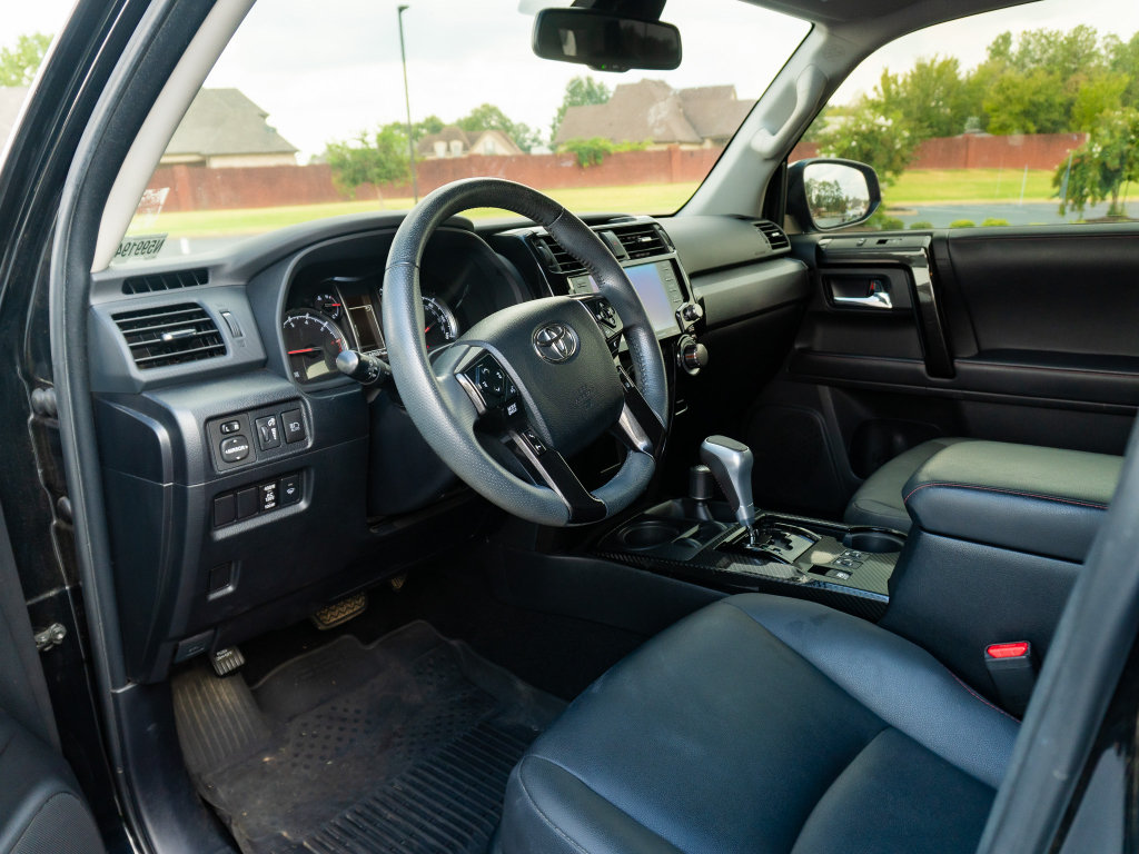 Used 2022 Toyota 4Runner TRD Off-Road Premium AWD/4WD image 11