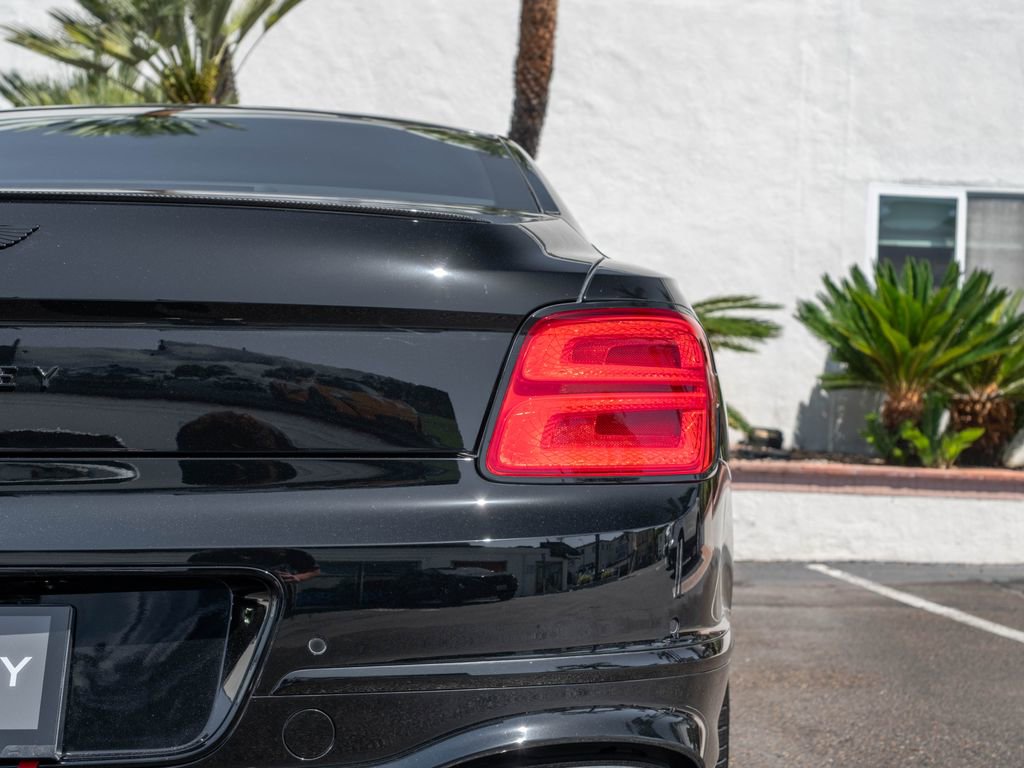 Used 2025 Bentley Flying Spur Plug-In Hybrid AWD/4WD image 46