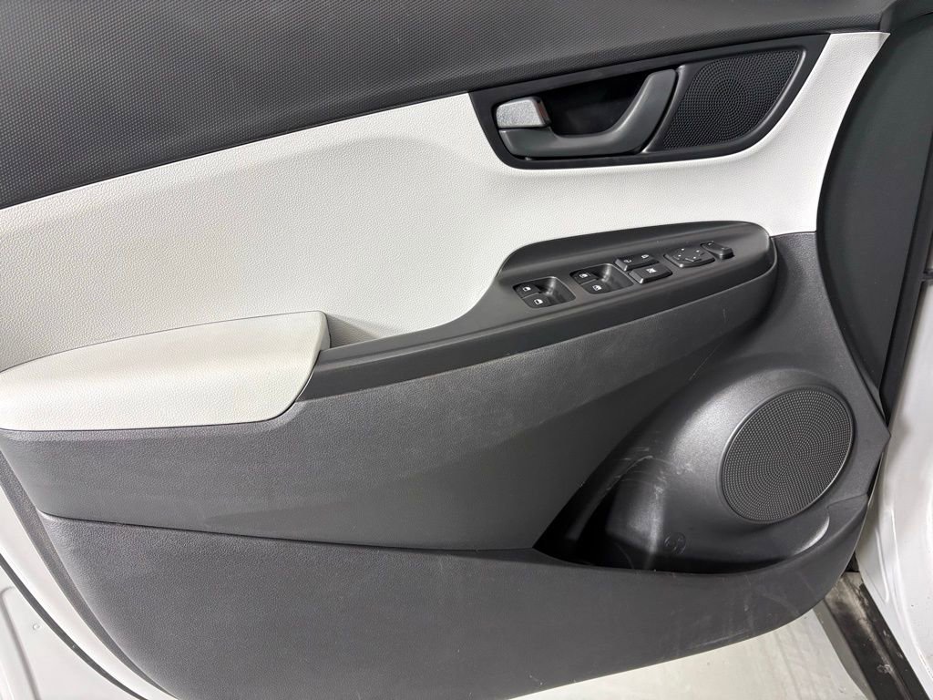 Used 2023 Hyundai Kona SEL image 14