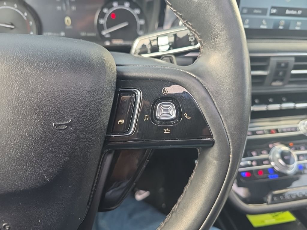 Used 2022 Lincoln Corsair AWD w/ Premium Package image 13