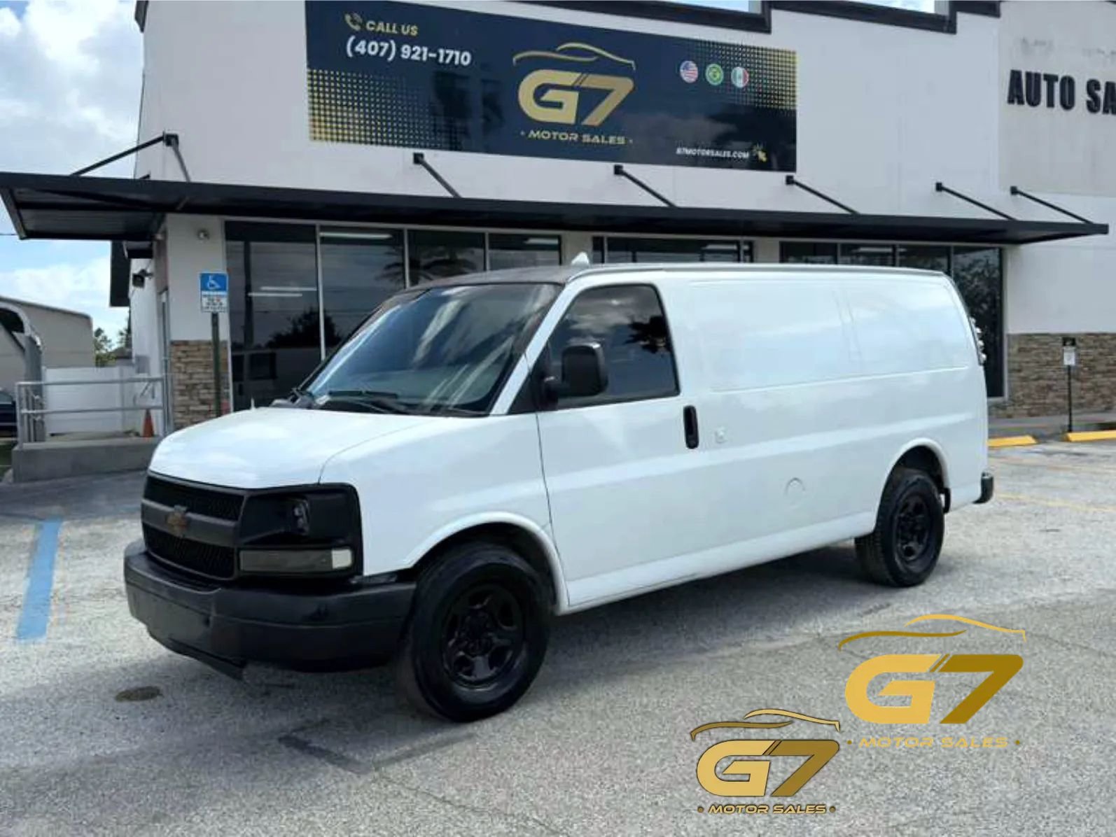 Used 2005 Chevrolet Express 1500 RWD image 1