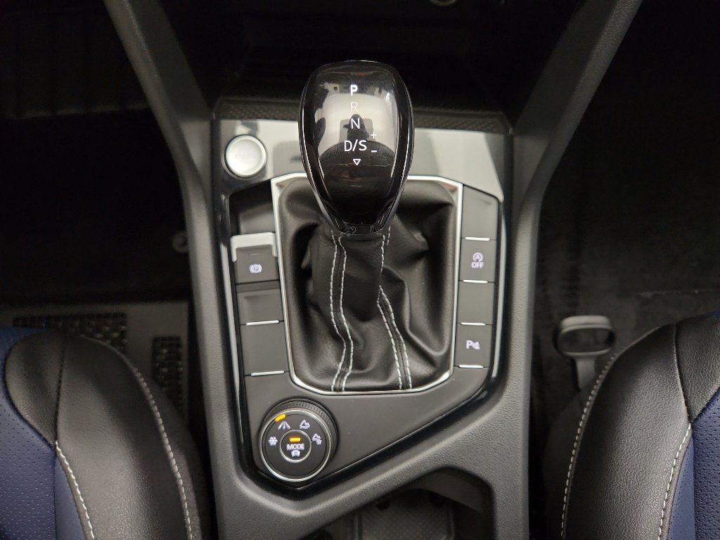 New 2026 Volkswagen Taos SEL image 24