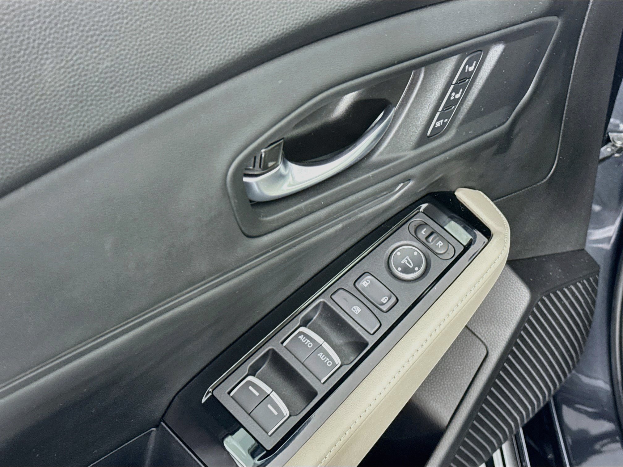 Certified 2025 Honda Accord Touring image 18
