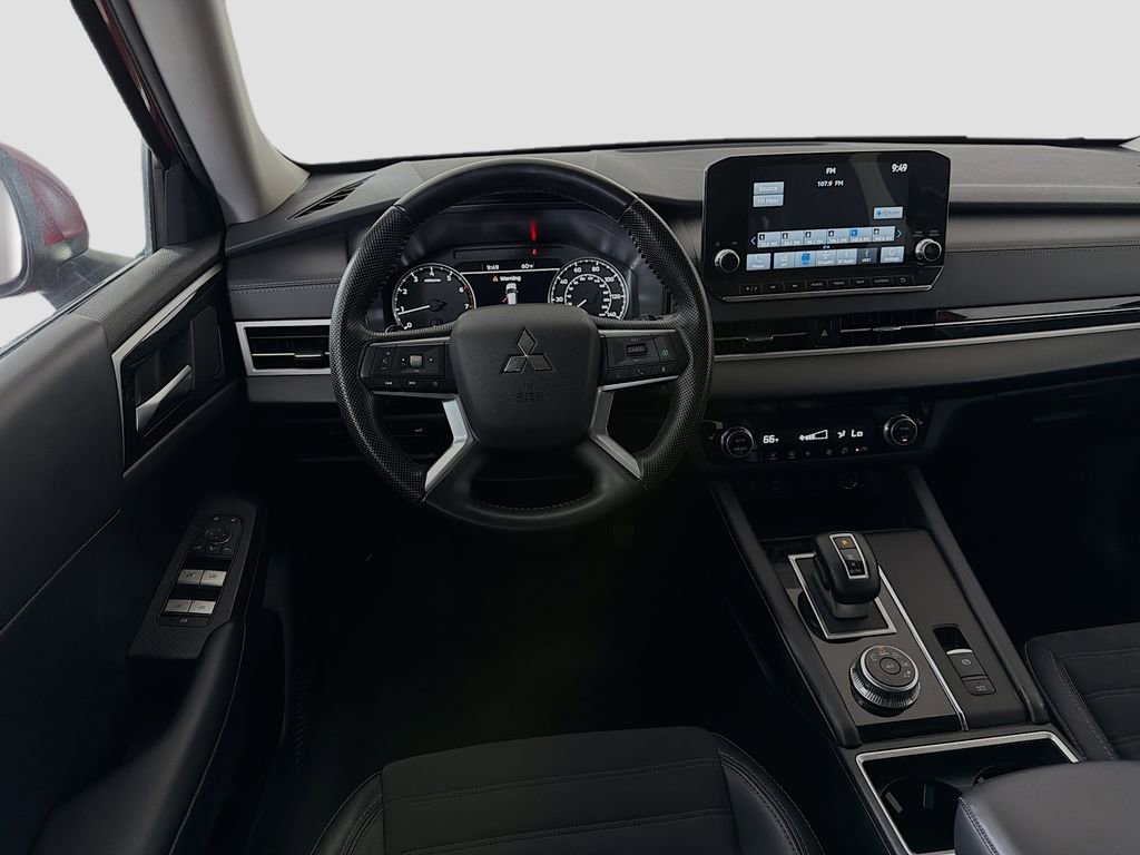Used 2024 Mitsubishi Outlander SE Black Edition image 25