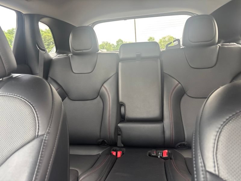 Used 2022 Jeep Cherokee Trailhawk w/ Premium Leather Package AWD/4WD image 26