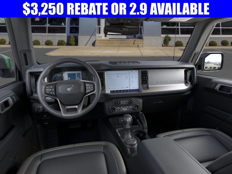 New 2025 Ford Bronco Outer Banks w/ Sasquatch Package image 9