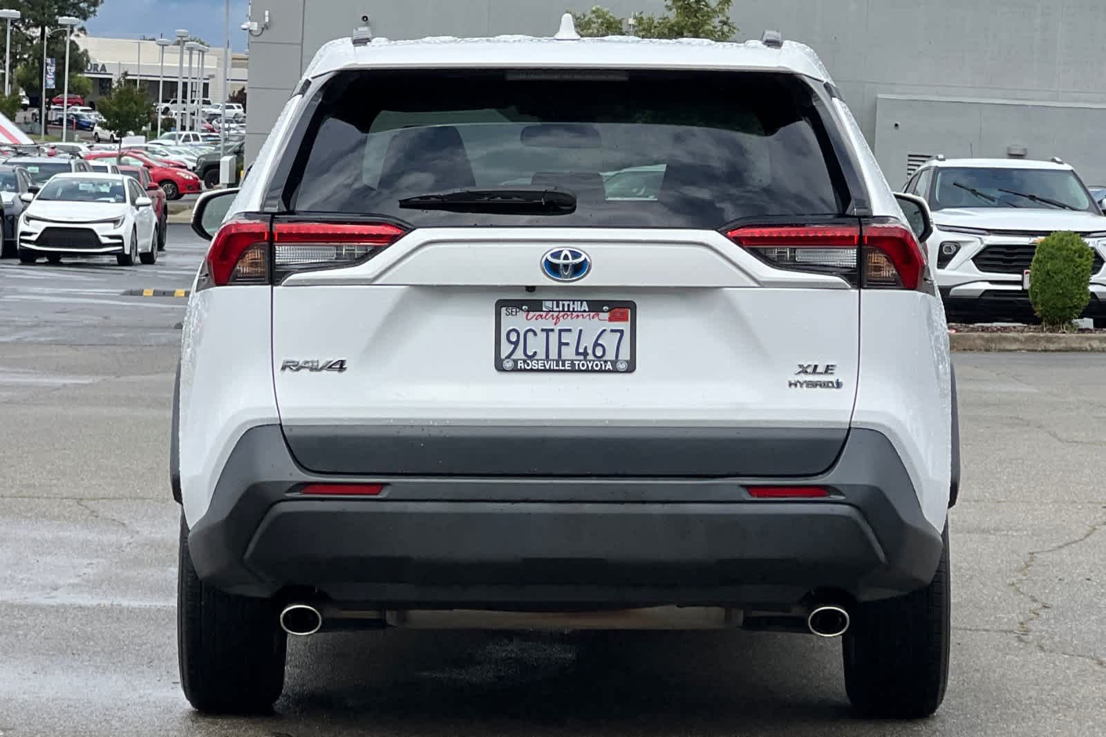 Used 2022 Toyota RAV4 XLE AWD/4WD image 8